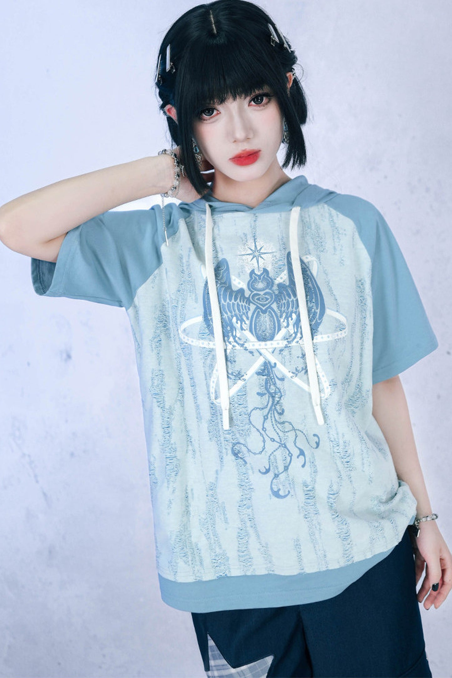 Meerengelblaues Kapuzen-T-Shirt