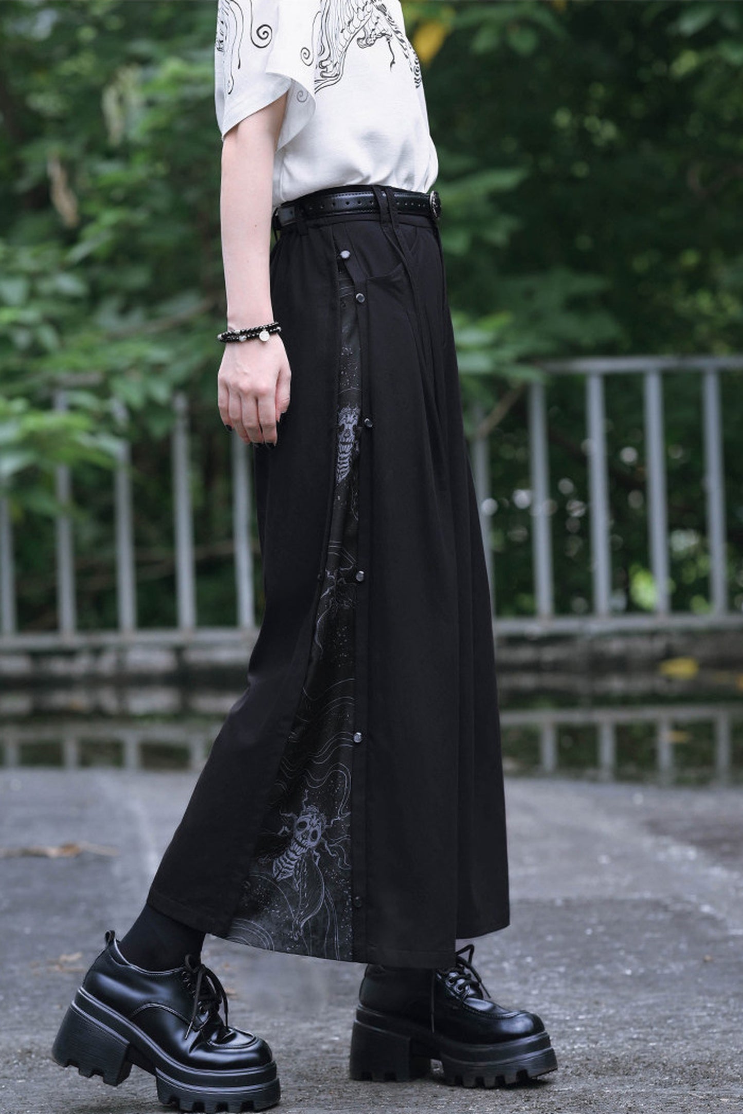 Asymmetrische weite Ghost-Hose
