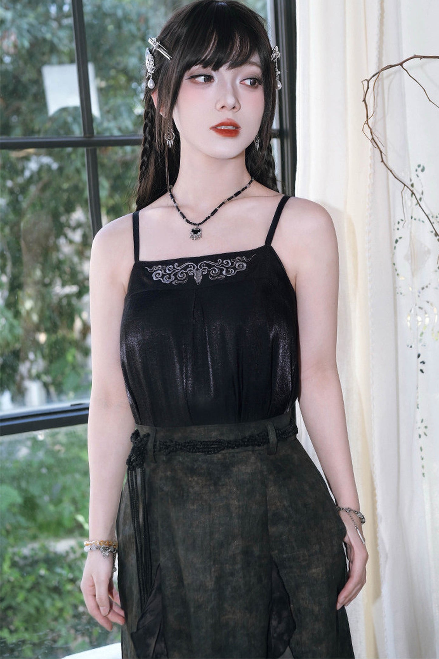 China-Inner-Camisole mit Hirschstickerei
