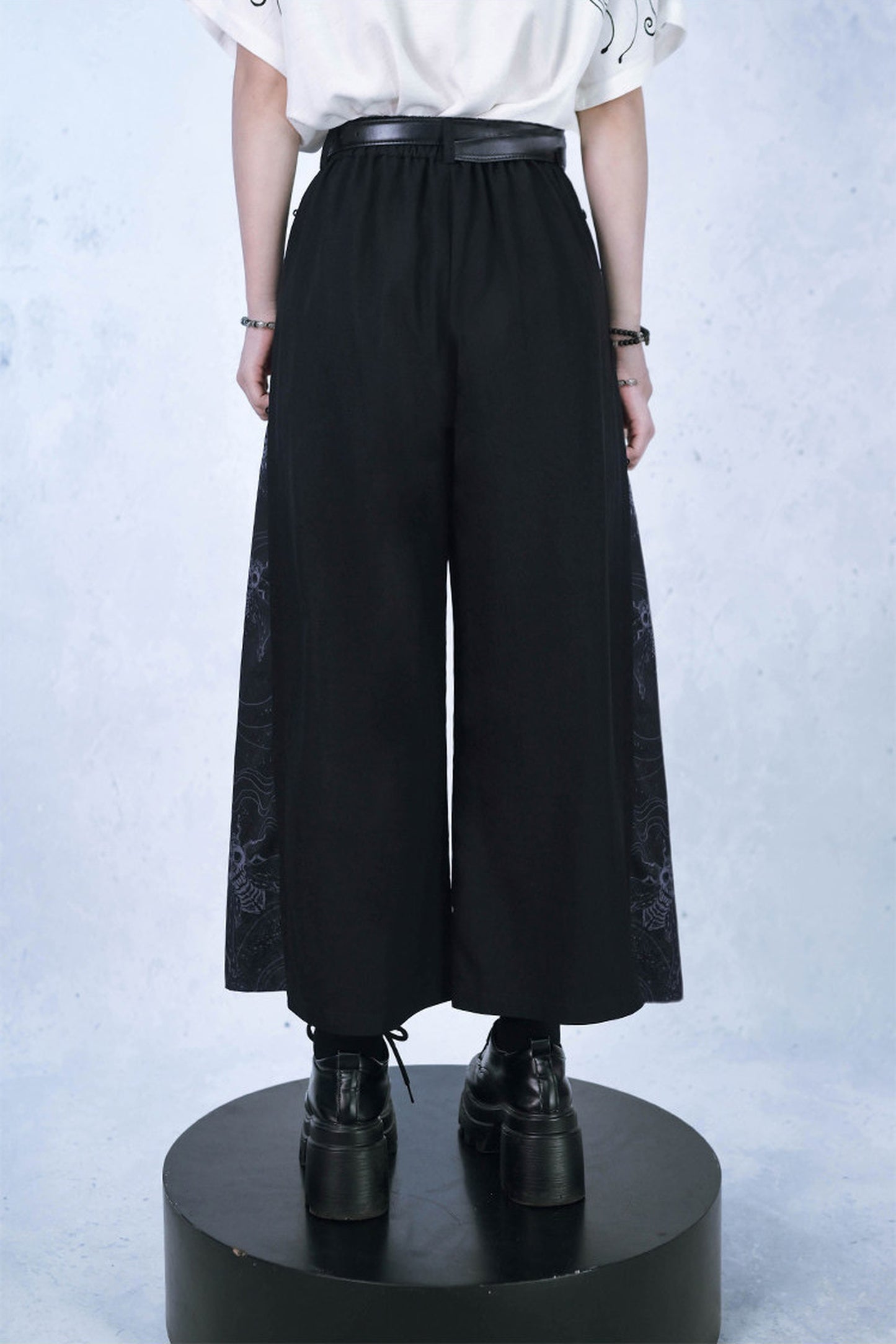 Asymmetrische weite Ghost-Hose