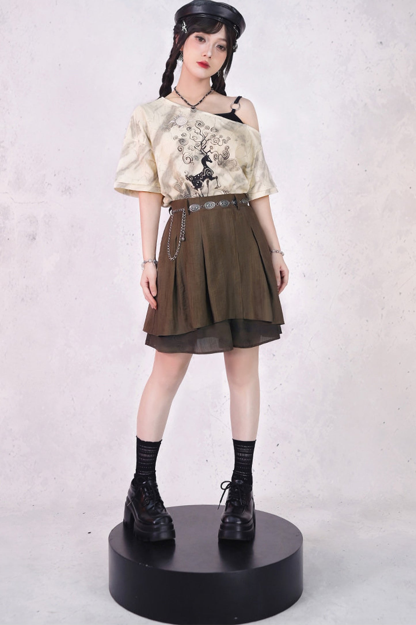 小鹿プリントオフショルTシャツ