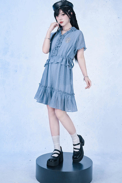 Asymmetrisches Chiffonkleid mit Spitze