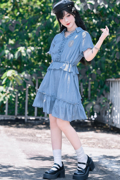 Asymmetrisches Chiffonkleid mit Spitze