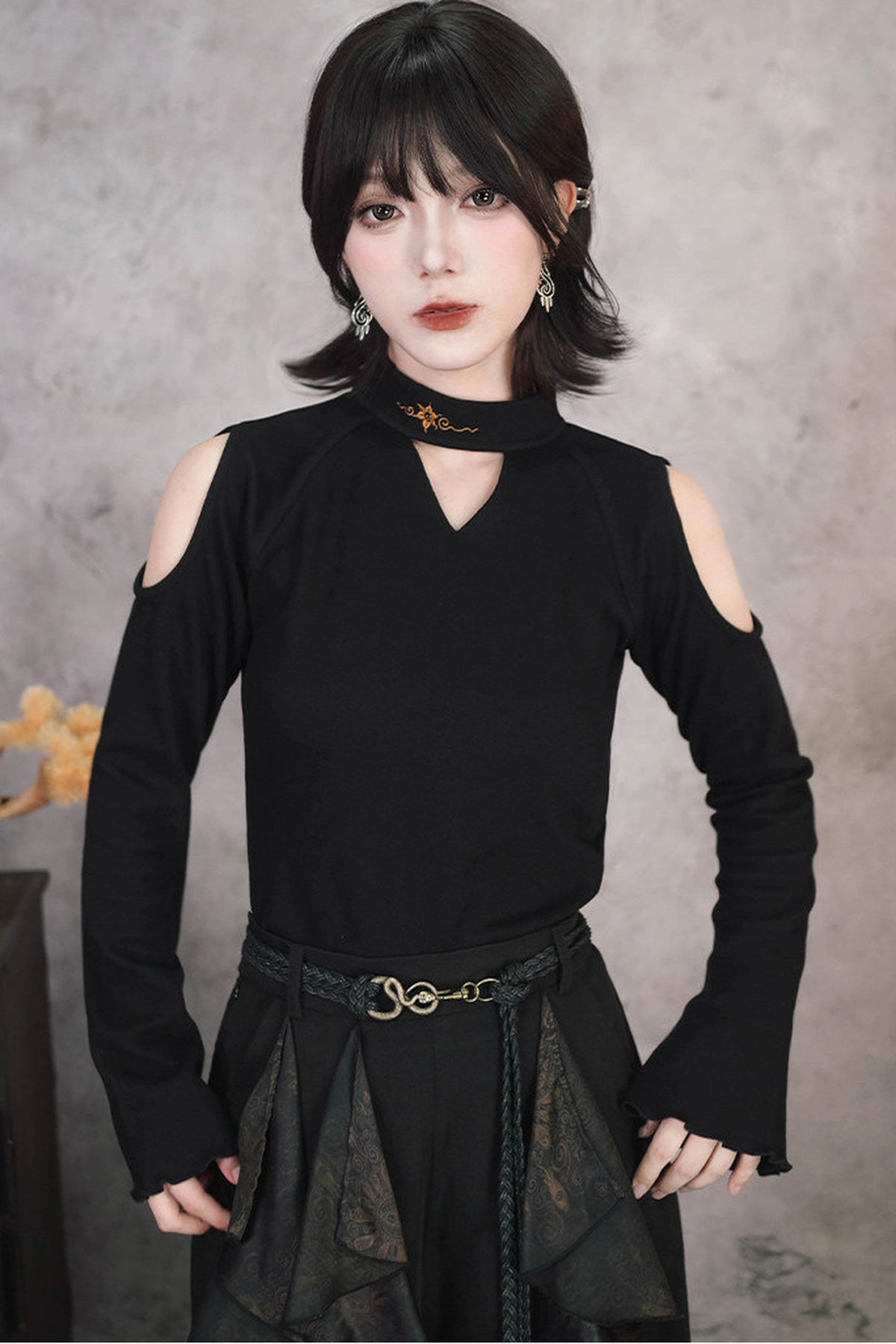 만다라 양면 착용 오프숄더 니트 톱