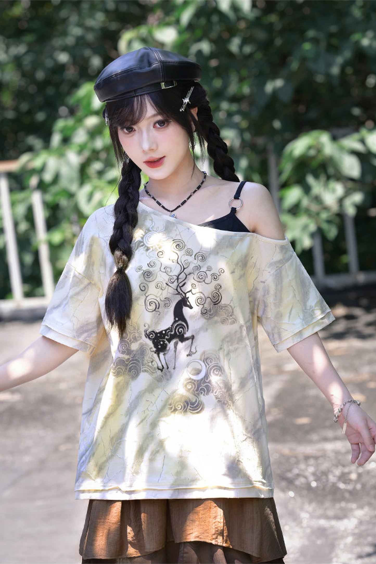 小鹿プリントオフショルTシャツ