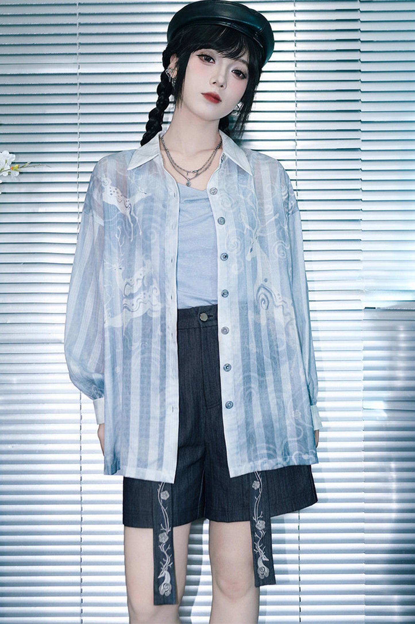 鹿刺繍リボンデニムショートパンツ
