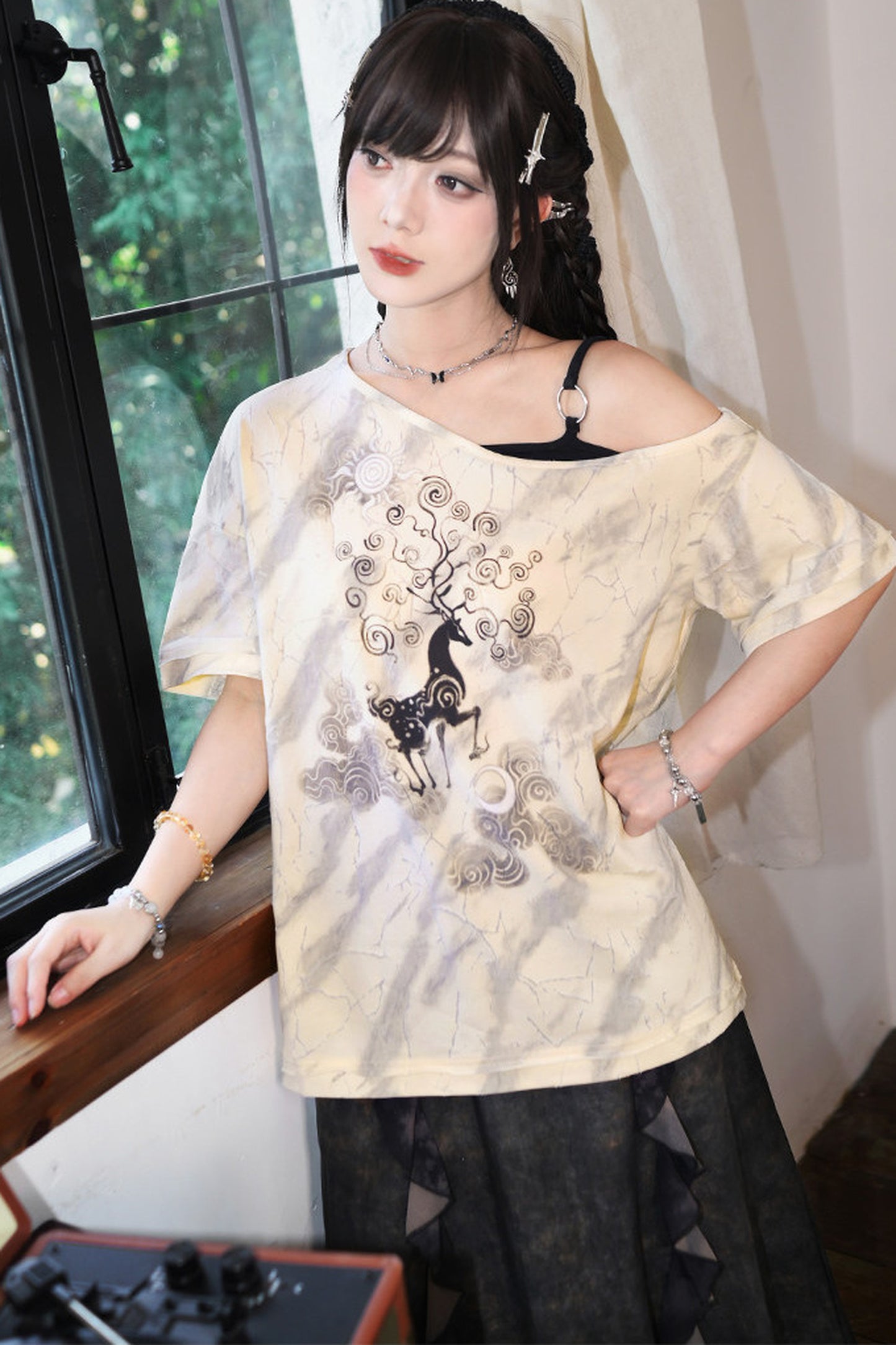 小鹿プリントオフショルTシャツ