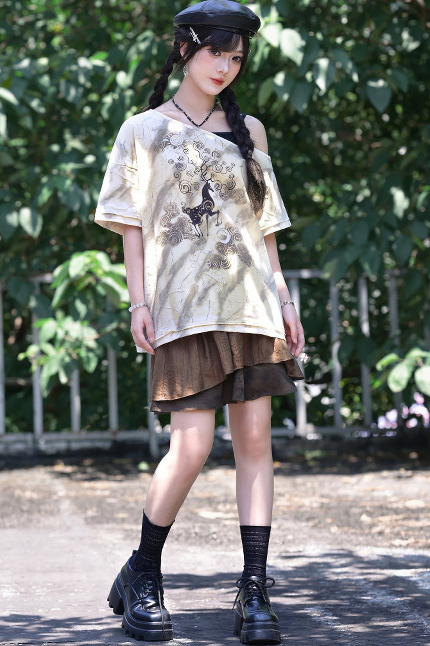 小鹿プリントオフショルTシャツ