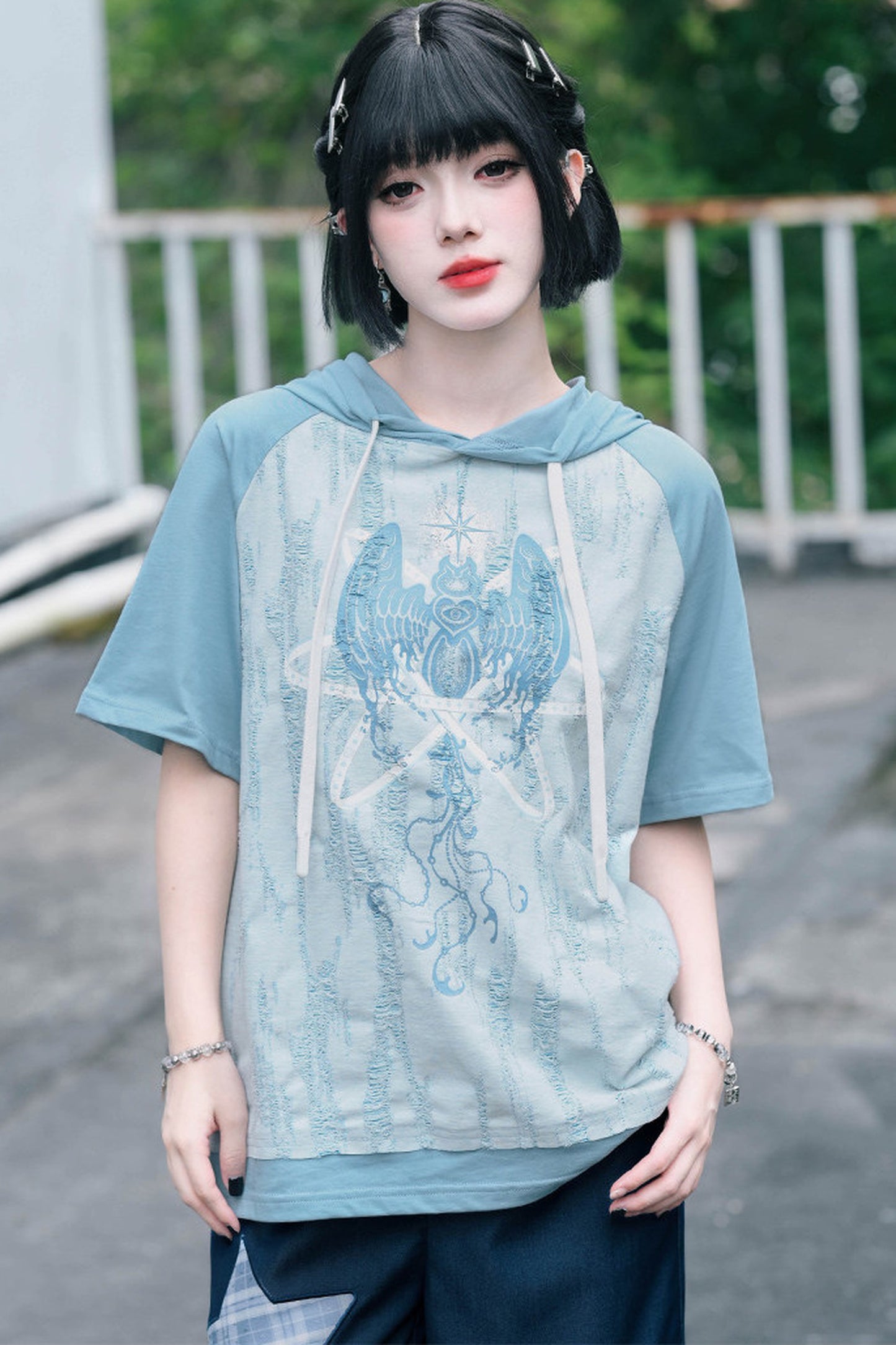Meerengelblaues Kapuzen-T-Shirt