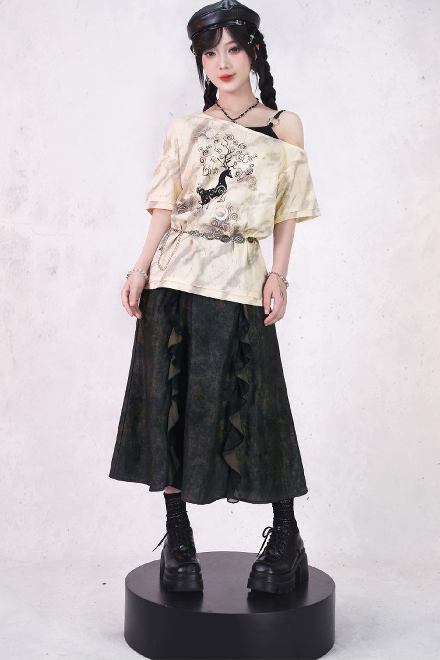 小鹿プリントオフショルTシャツ