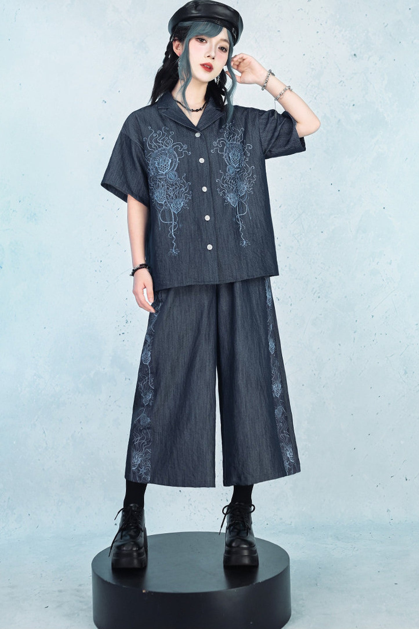 深海ブルーデニムシャツ+ワイドパンツ