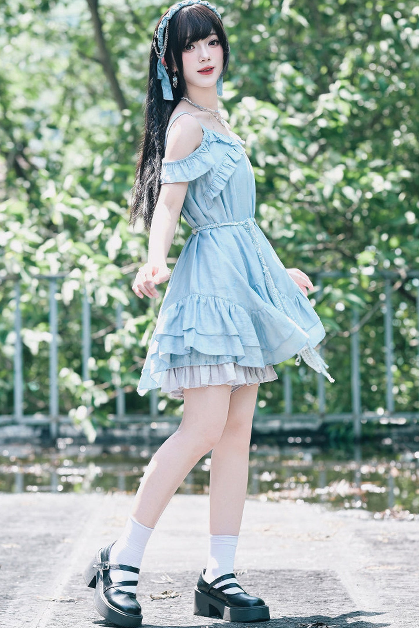 ガーリーブルーフリルオフショルワンピース