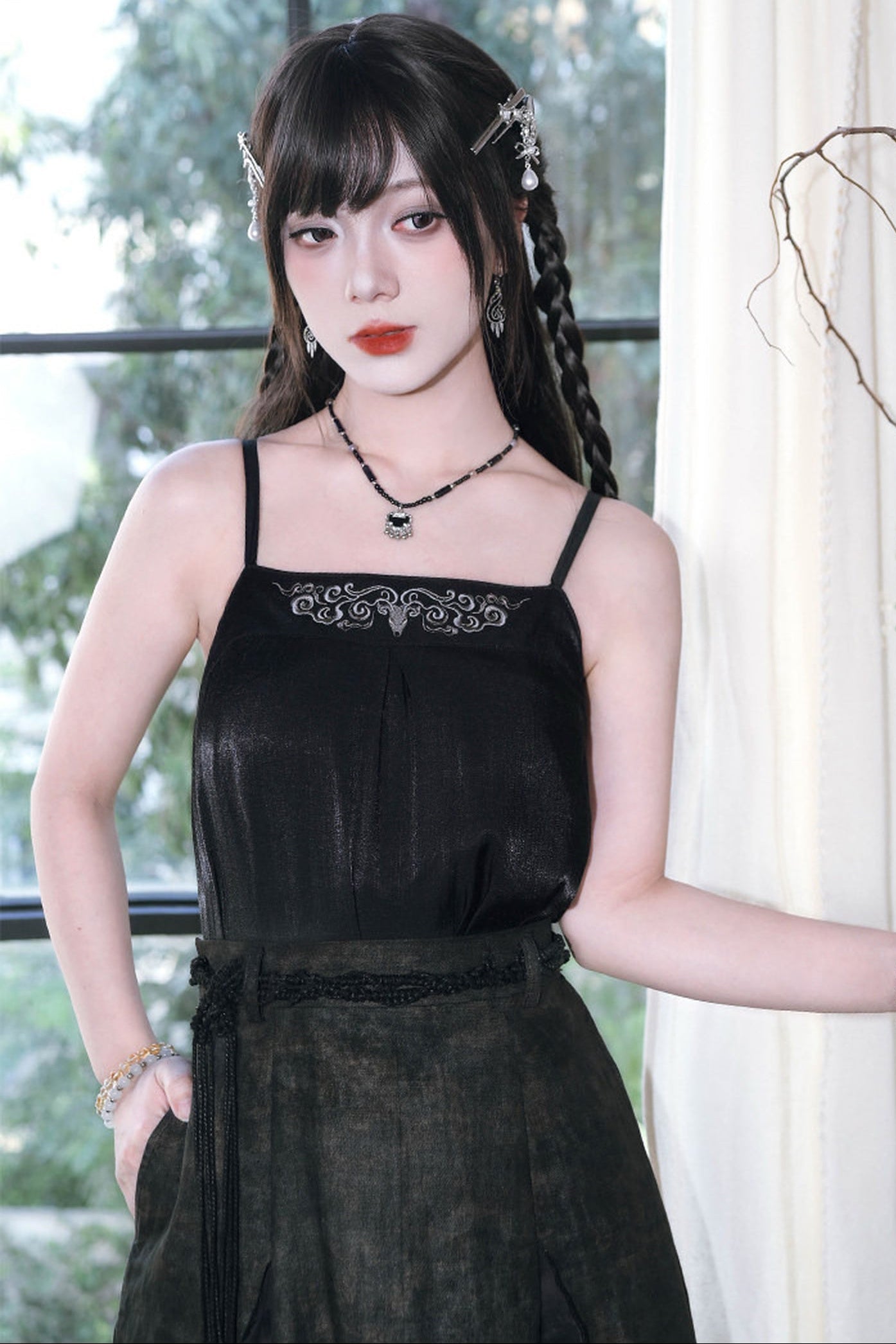 China-Inner-Camisole mit Hirschstickerei