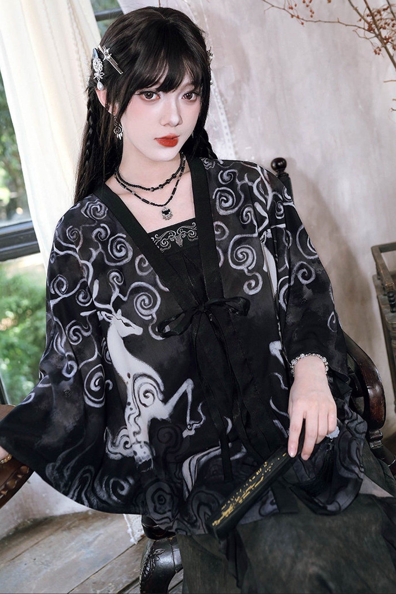 China-Inner-Camisole mit Hirschstickerei