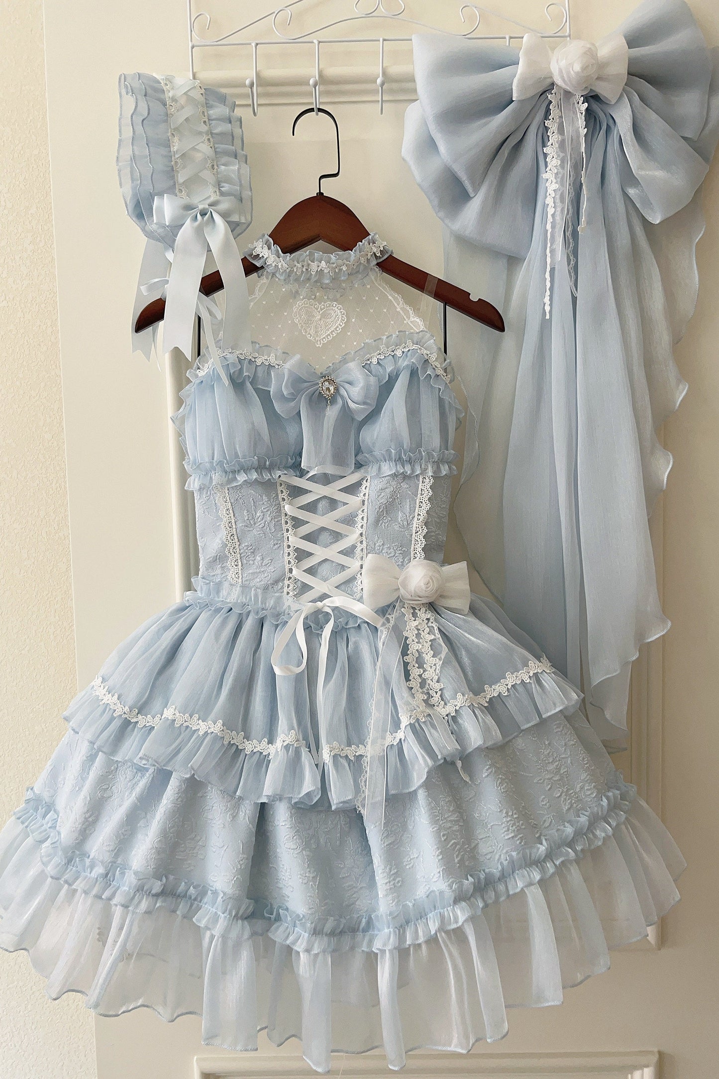 ホルターネックノースリーブシュガーロリータドレス