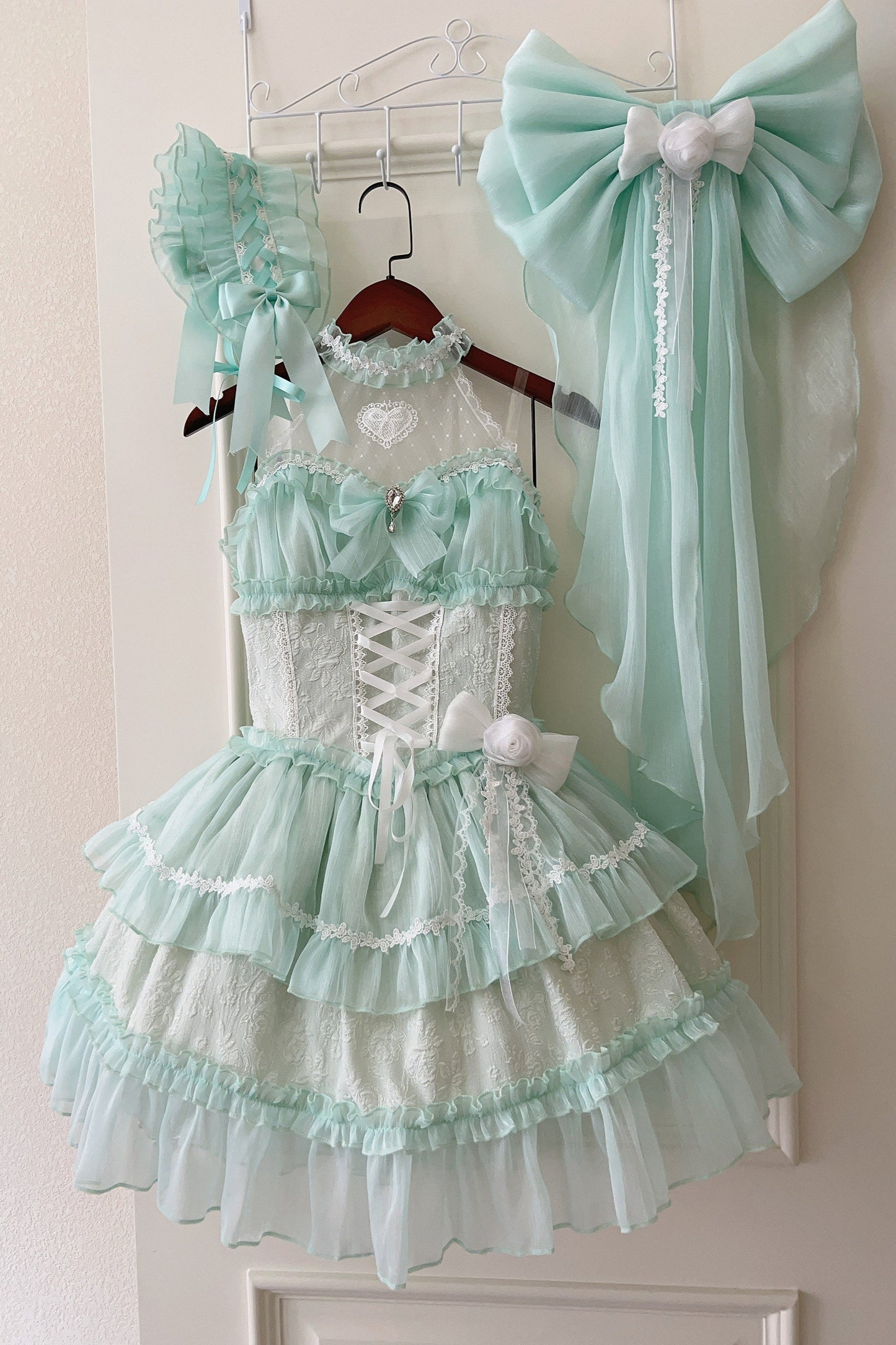 ホルターネックノースリーブシュガーロリータドレス