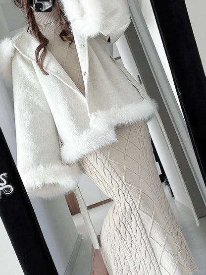 [Deadline for reservations: December 18] Bunny Ear Hoodie Fur Ribbon Cape Coat