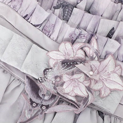 [Scadenza prenotazione 98] Mini abito dolce Lolita a balze con ricamo di gigli, fiocco e farfalla Black x Purple / White x Purple