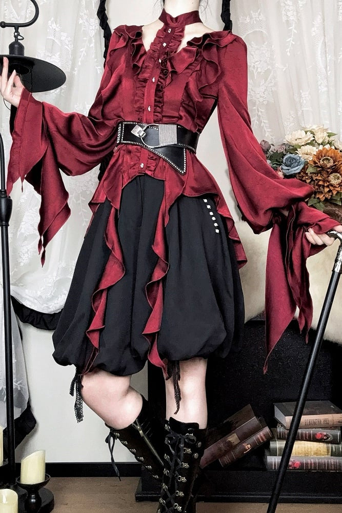 [November 9 Preorder Deadline] Victorian Gothic Lolita Halter-Neck Blouse with Flared Sleeves, an Asymmetrical Frill, and a Train