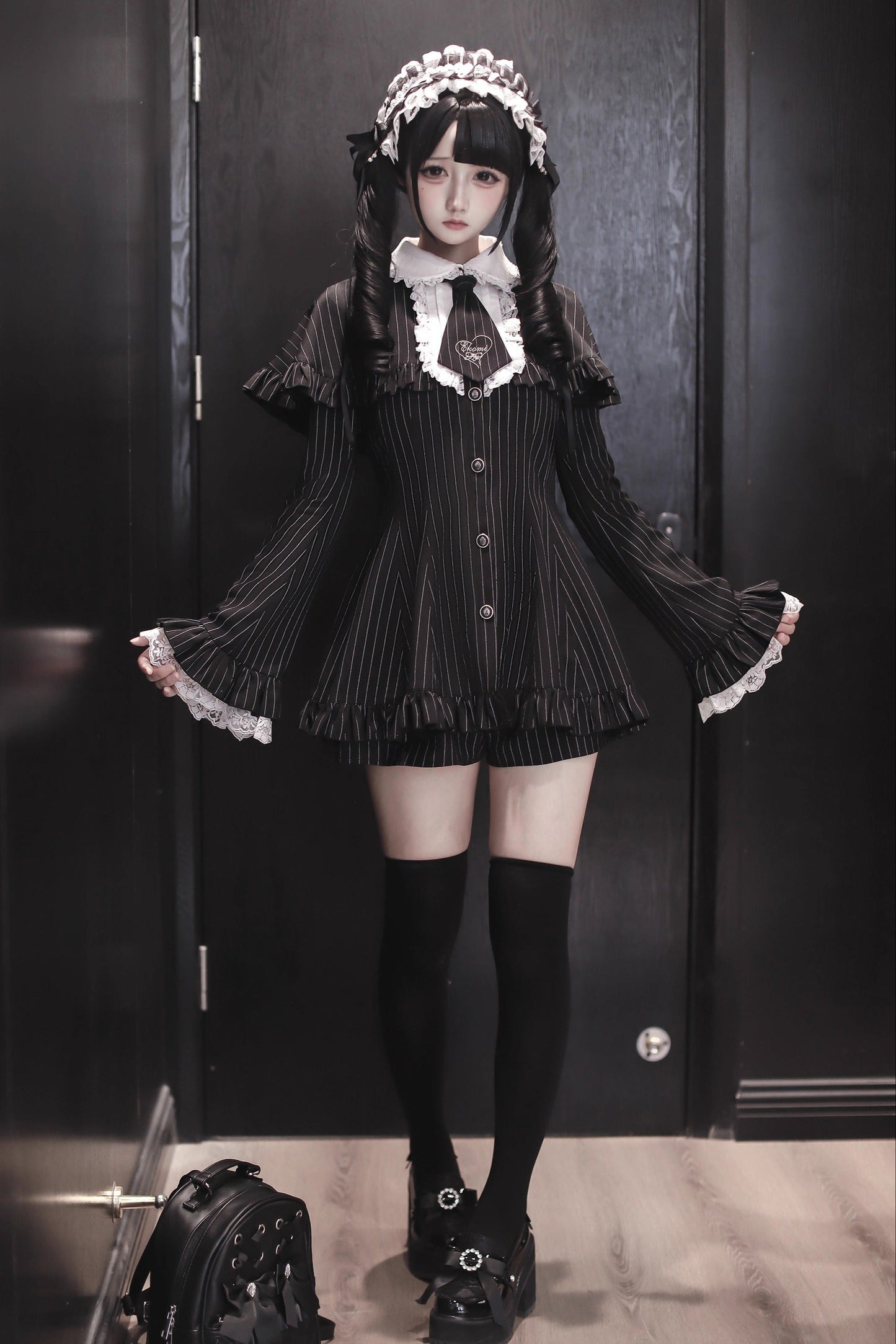 [Deadline for reservations: November 5] Gothic Stripe Subculture Cape Suit Set + Hair Band + Hair Clip