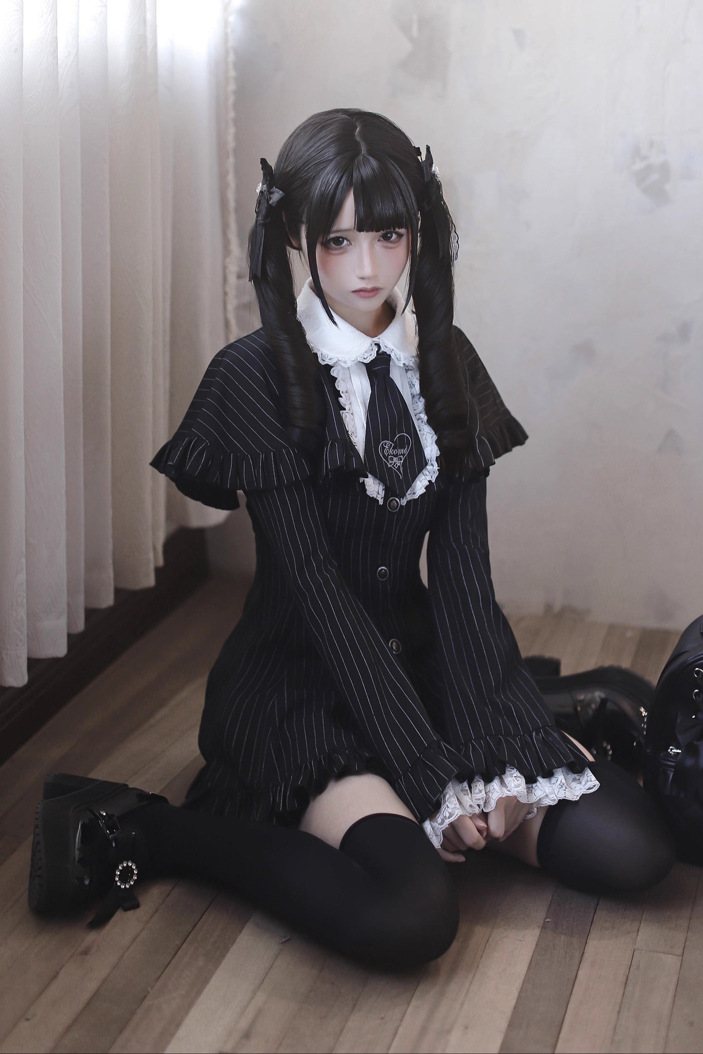 [Deadline for reservations: November 5] Gothic Stripe Subculture Cape Suit Set + Hair Band + Hair Clip