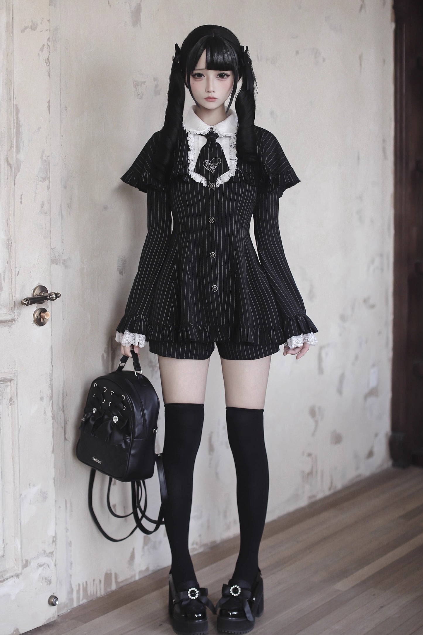 [Deadline for reservations: November 5] Gothic Stripe Subculture Cape Suit Set + Hair Band + Hair Clip