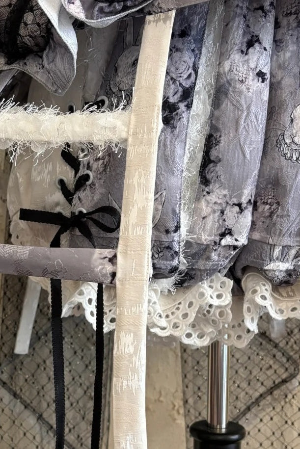[Reservierungsschluss: 10. Monat, 6. Tag] Black Castle Bunny-Gothic-Doll-Spitzen-Korsett-Top mit Puffärmeln + Shorts + Rüschen-Überrock + Birdcage-Überrock Set 1/2/3