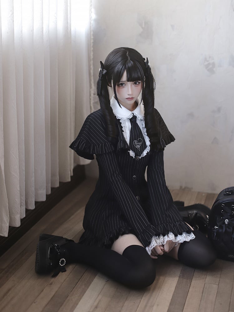 [Deadline for reservations: December 15] Black White Dark Juliet Sleeve Dress + Accessories