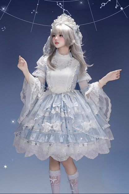 [Vorbestellschluss: 9.23] Klassisches Lolita-Kleid in Hellblau/Dunkelblau mit Himmelsstern-Stickerei, Glockenärmeln, Tülllagen und Schleife