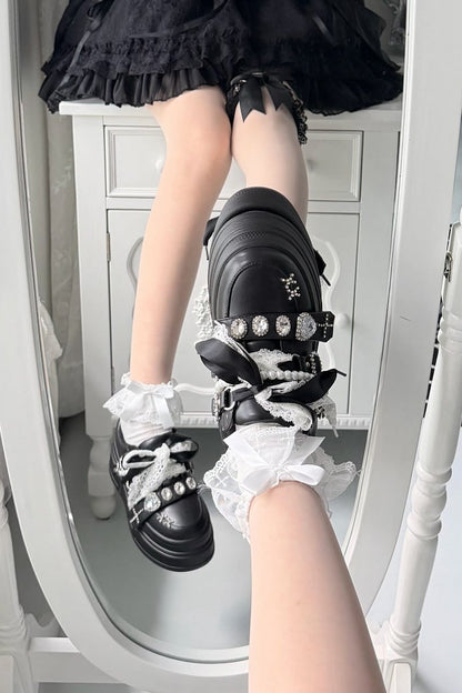 【10月6日予約締切】White/Pink/Black Rhinestone Buckle Lace Cross Charm Ribbon Chunky Sneakers