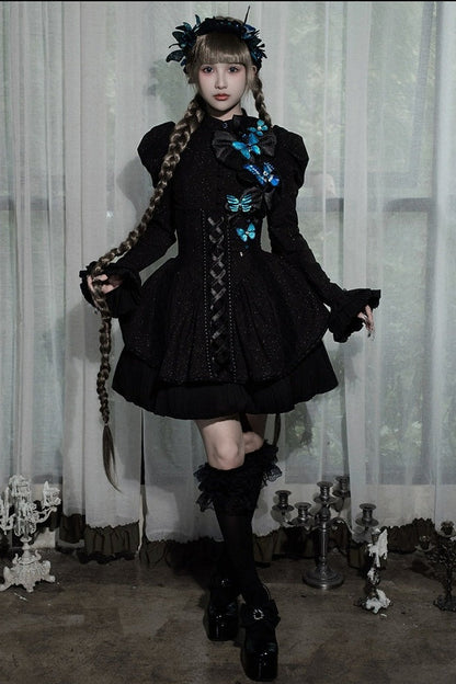 [Reservierungsschluss 14. Oktober] Schwarz-weißes Gothic-Lolita-Minikleid mit Schmetterlingsschleife, Bandkragen und Schnürung am Rücken