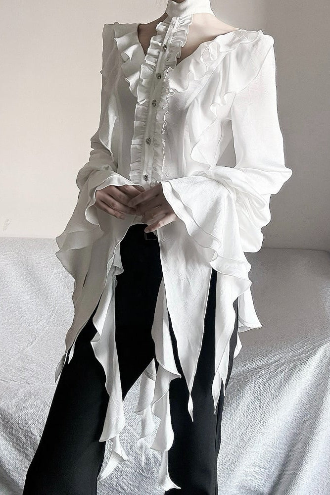 [November 9 Preorder Deadline] Victorian Gothic Lolita Halter-Neck Blouse with Flared Sleeves, an Asymmetrical Frill, and a Train