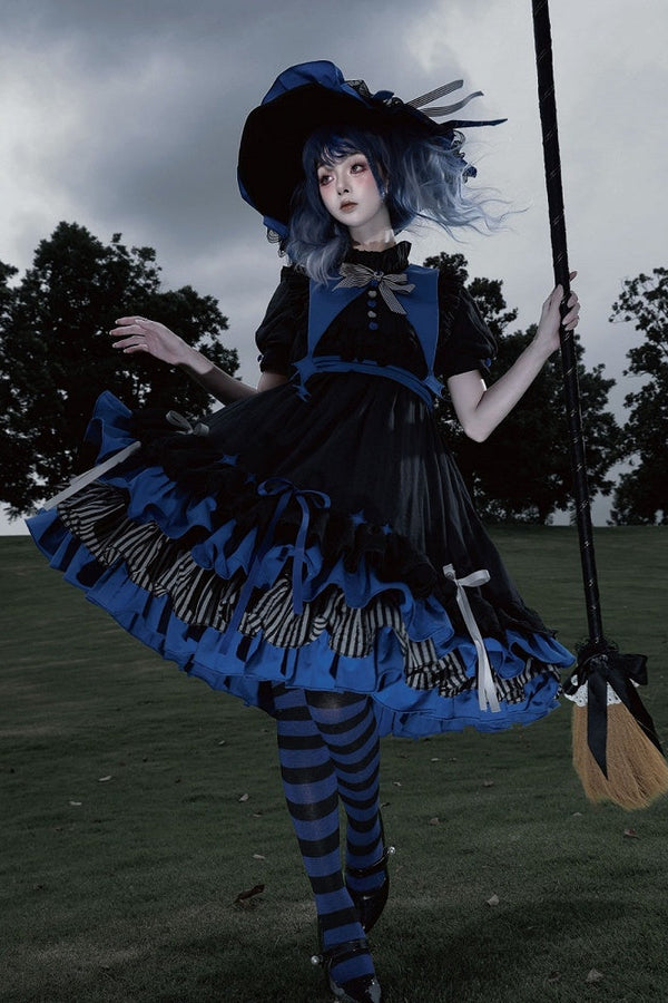 【8月29日予約締切】White x Burgundy / Blue x Black Gothic Doll Lolita Witch Asymmetrical Ruffle Dress Full Set （with Pointed Collar + Bow Tie + Waist Belt）