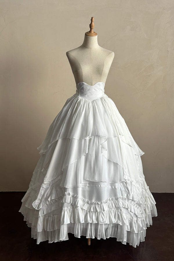 Off-the-shoulder shirt + oversized skirt