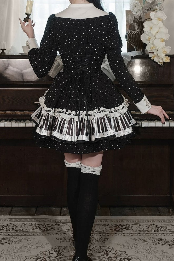 [Reservierungsschluss 22. Oktober] Schwarz gepunktetes Gothic-Lolita-Rüschenkleid mit asymmetrischem Design, Klaviertasten- und Musiknotenmotiv sowie Klaviertasten-Spitzenfliege