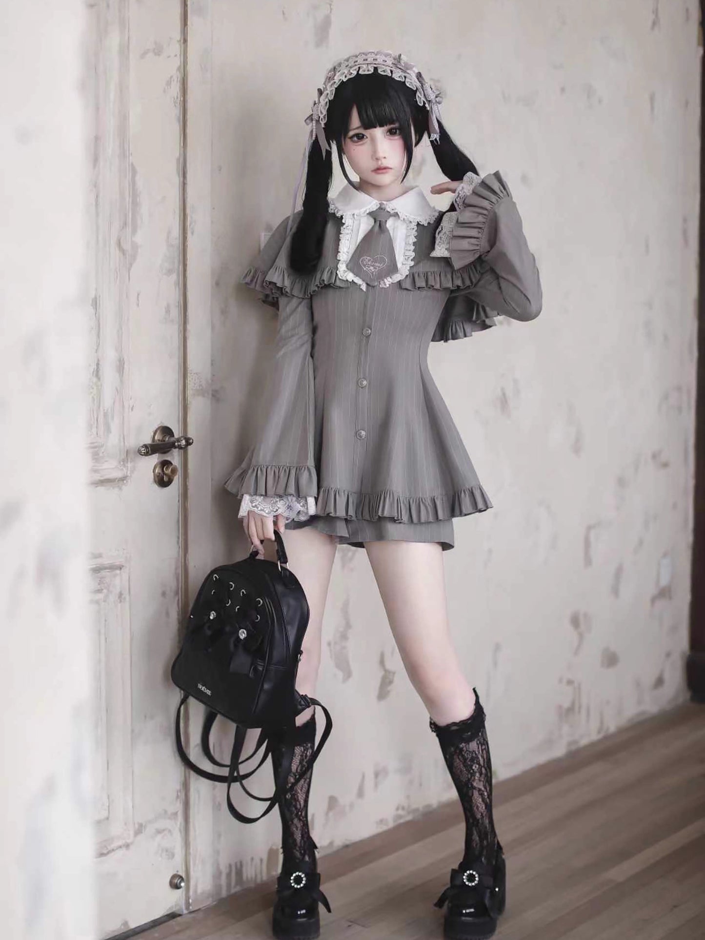 【12月8日予約締切】グレーストライプサブカルケープスーツセット＋ヘアバンド＋ヘアクリップ