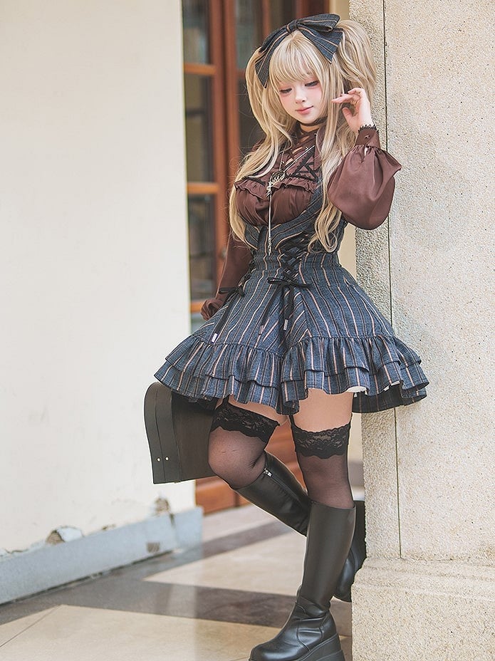 【12月29日予約締切】ゴシックロリータストライプバッククロスフリルサスドレス