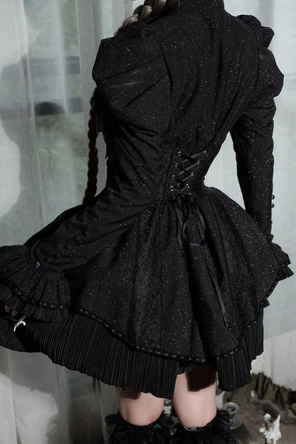 [Reservierungsschluss 14. Oktober] Schwarz-weißes Gothic-Lolita-Minikleid mit Schmetterlingsschleife, Bandkragen und Schnürung am Rücken