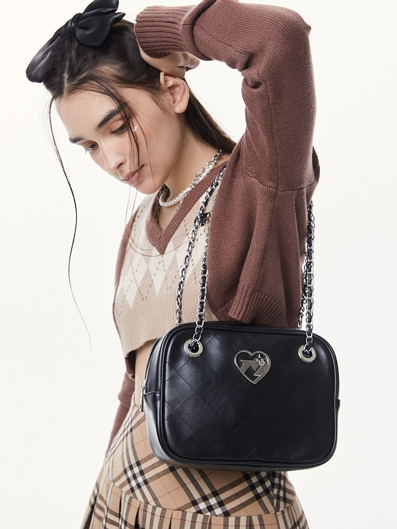 Korea taste metal heart chain leather bag