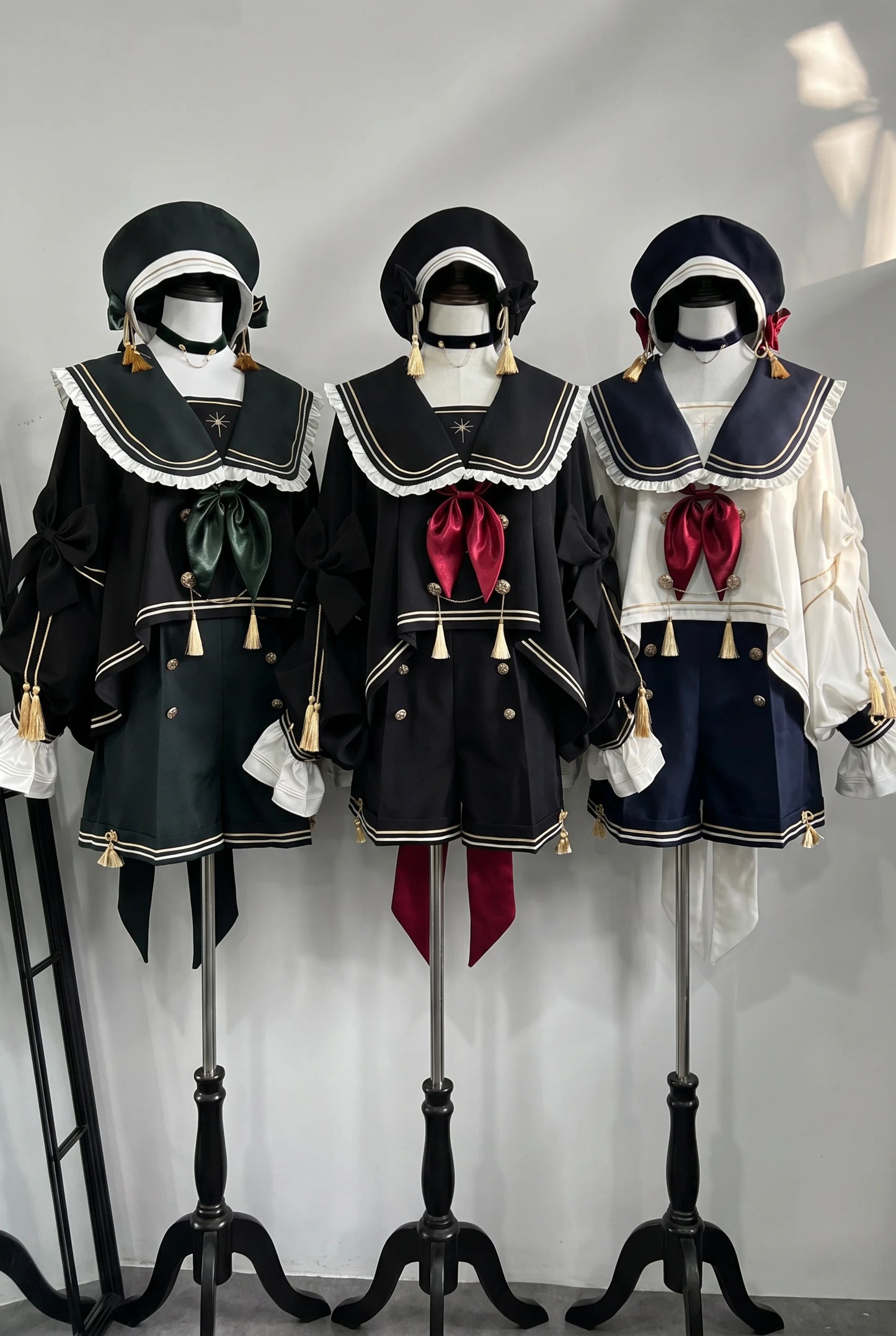 ナイトサーヴァントバードセーラートップス＋ジャケット＋ショートパンツ＋ベレー帽＋チョーカー