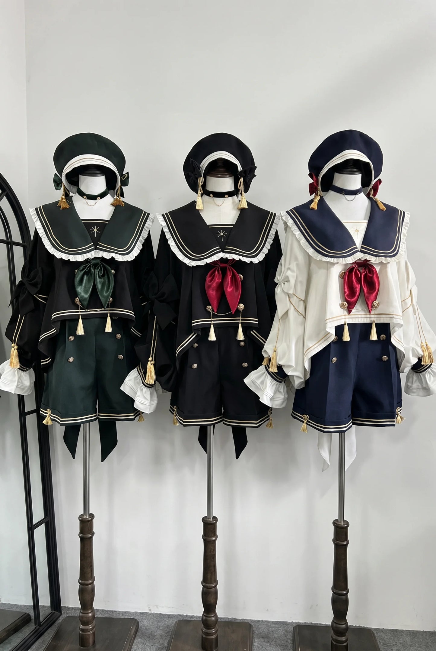 ナイトサーヴァントバードセーラートップス＋ジャケット＋ショートパンツ＋ベレー帽＋チョーカー