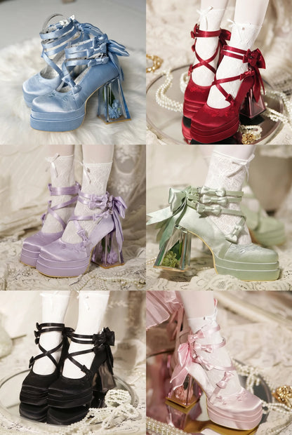 Tacones elegantes con flores de cristal