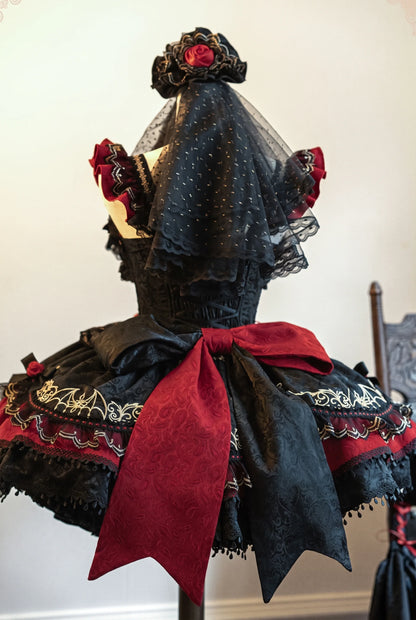 Süßes cooles Lolita-Kleid im Gothic-Stil