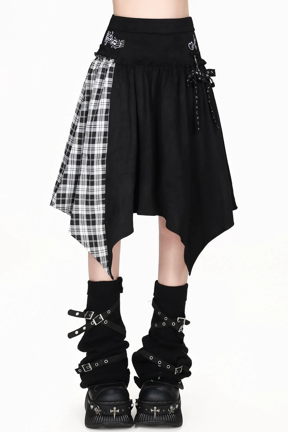 Hoch taillierter asymmetrischer karierter Patchwork-Rock