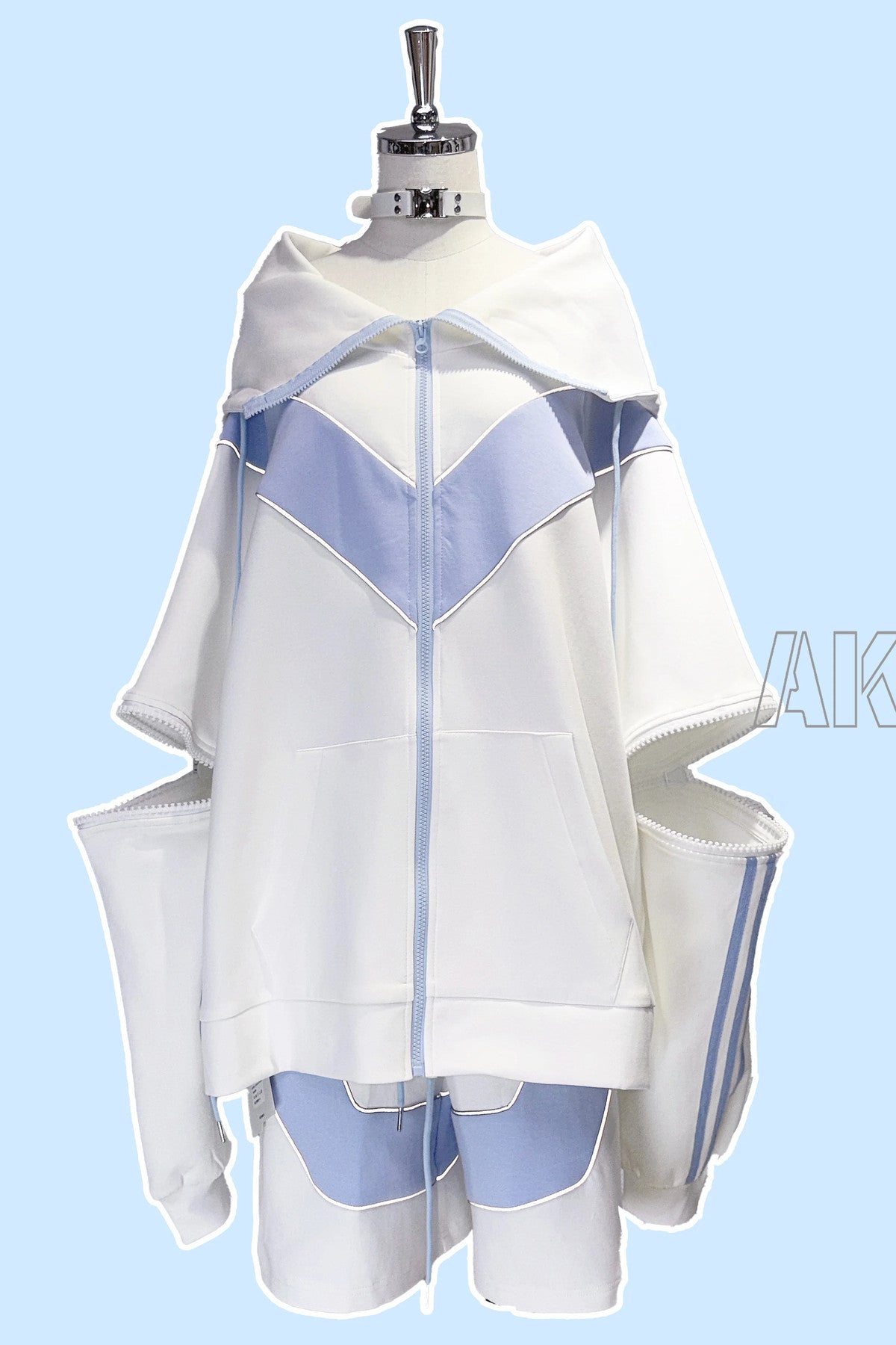 Set aus Kapuzen-Sweatshirt-Jacke und Shorts