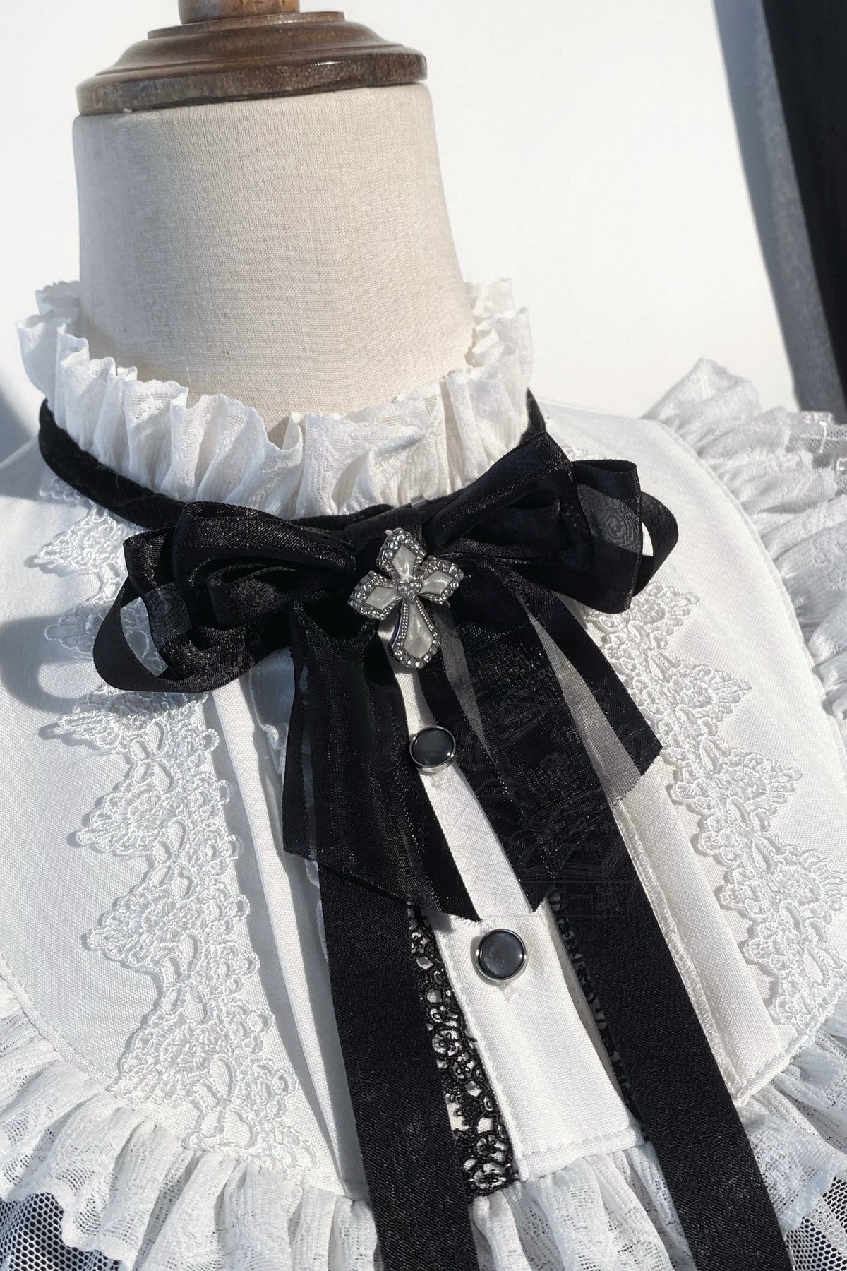 Cross-Cut Light Gothic Lolita Dress