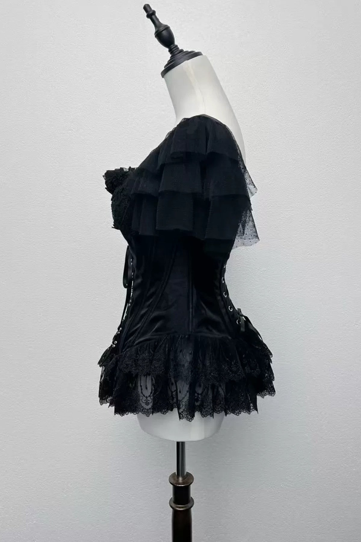 Original-Lolita-Zweiteiler mit Fischbeinkorsett und Figurformung