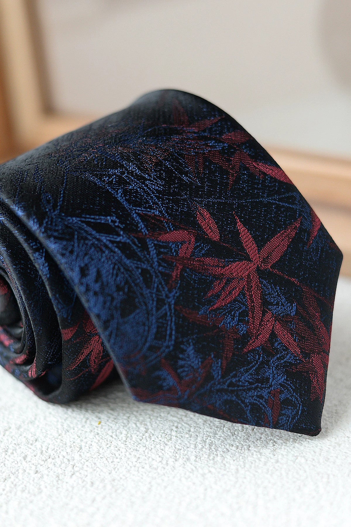 National Style Embroidered Pattern Tie