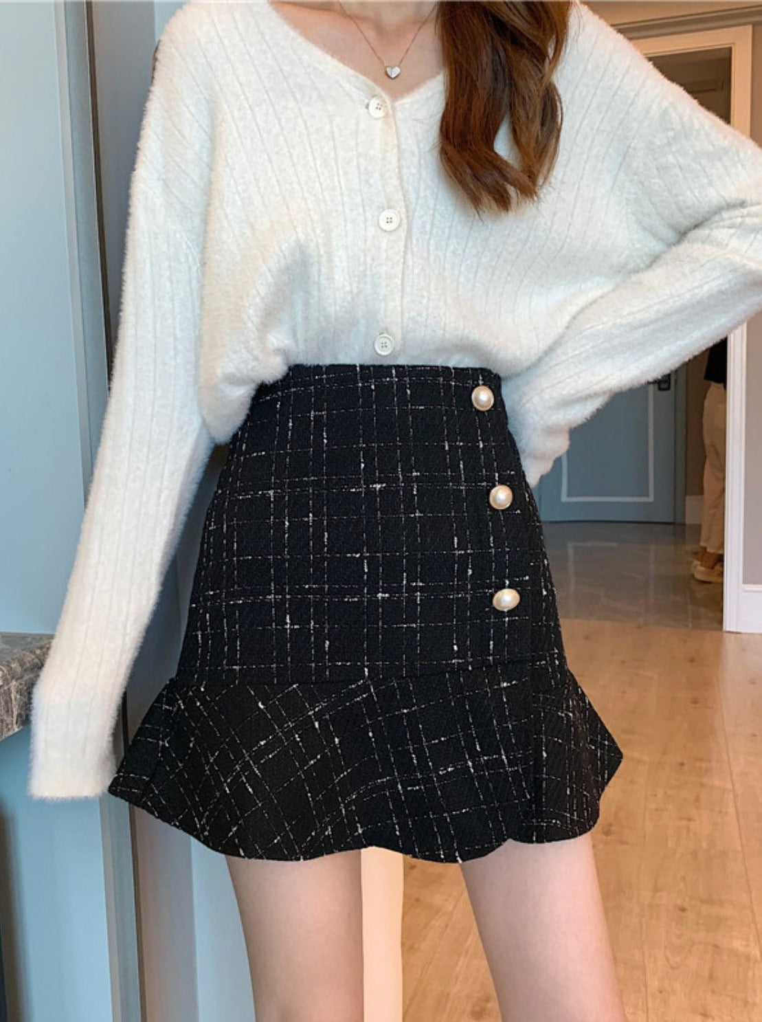 Pearl button Tweed Frill Mini skirt