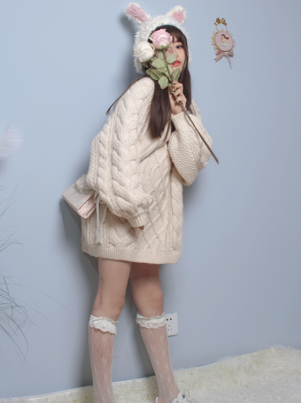 Cable knitting oversized knit sweater